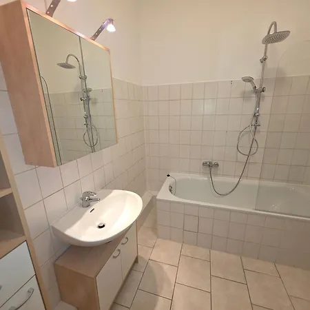66m2 - 2 Raum In Zittauer Stadtzentrum Innenstadt Innenring Lage - Wohnen Auf Zeit In *